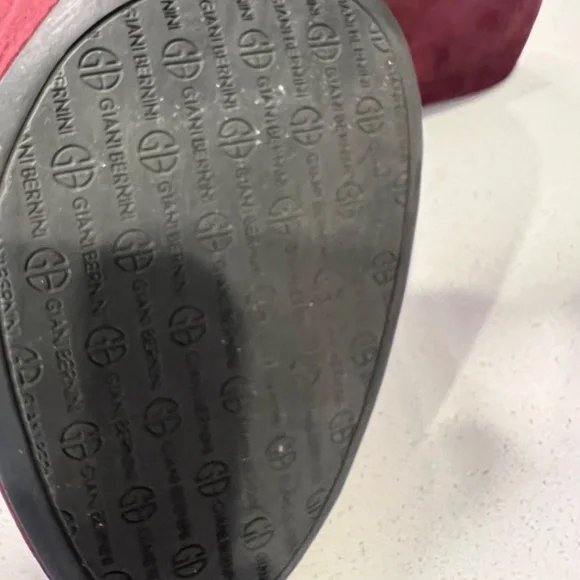 NEW Burgandy Suede Giani Bernini Size 10 Memory foam 2” heels never worn - Picture 6 of 16